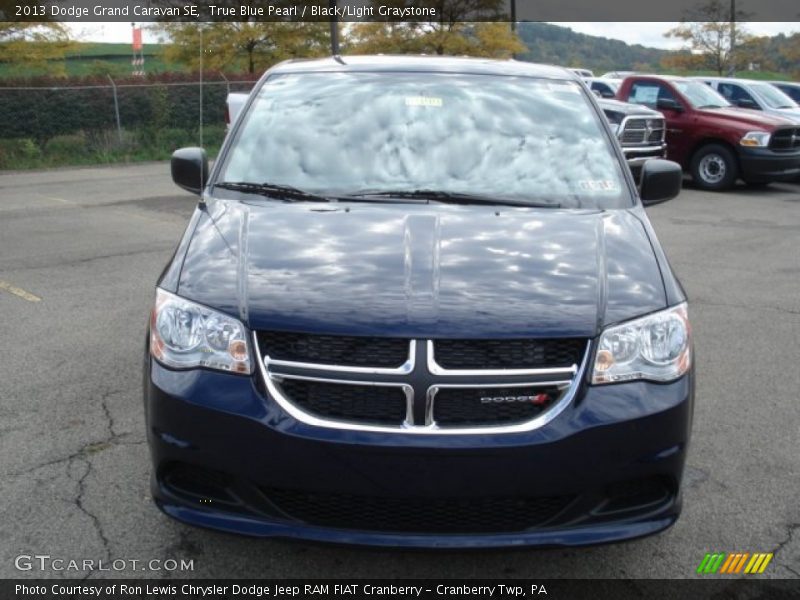 True Blue Pearl / Black/Light Graystone 2013 Dodge Grand Caravan SE