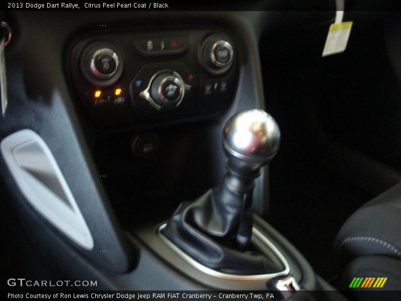 Citrus Peel Pearl Coat / Black 2013 Dodge Dart Rallye