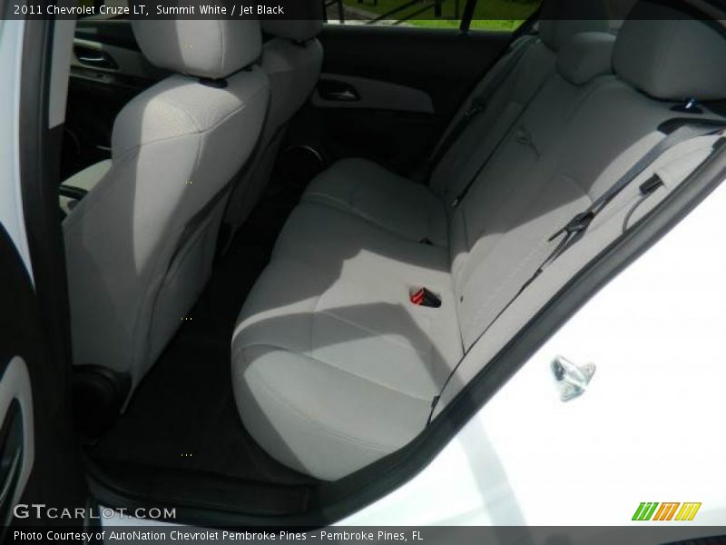 Summit White / Jet Black 2011 Chevrolet Cruze LT
