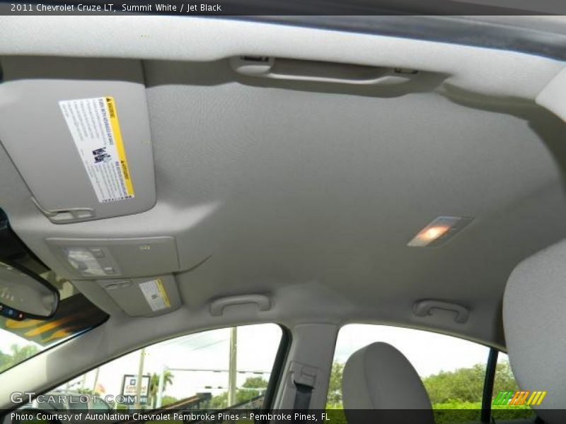 Summit White / Jet Black 2011 Chevrolet Cruze LT