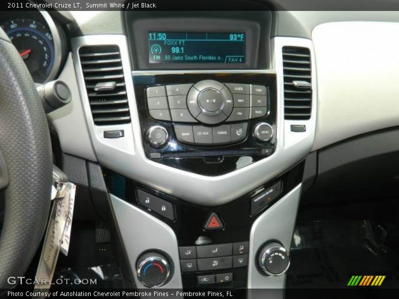 Summit White / Jet Black 2011 Chevrolet Cruze LT
