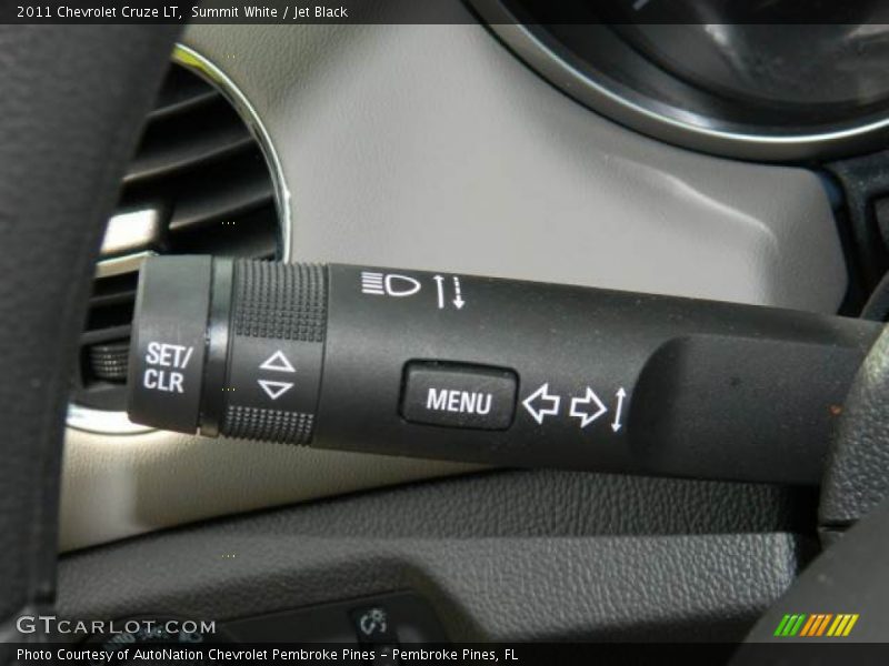 Summit White / Jet Black 2011 Chevrolet Cruze LT