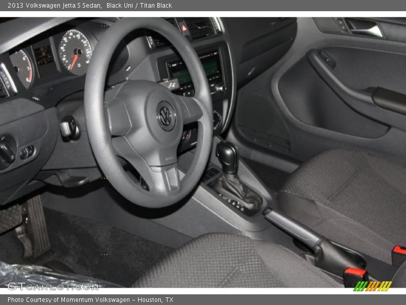 Black Uni / Titan Black 2013 Volkswagen Jetta S Sedan