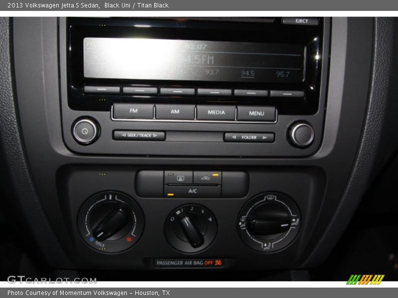 Black Uni / Titan Black 2013 Volkswagen Jetta S Sedan