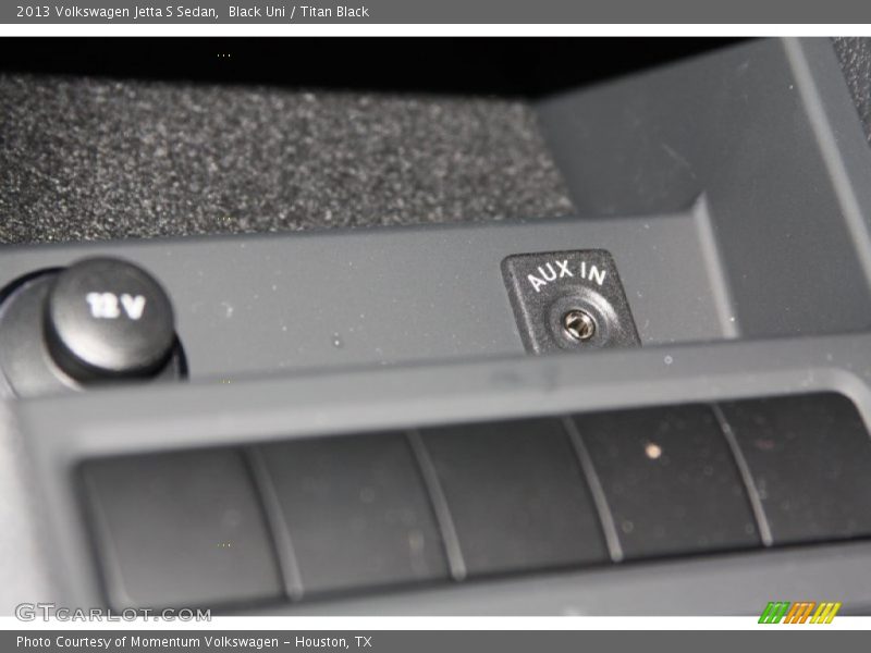Black Uni / Titan Black 2013 Volkswagen Jetta S Sedan