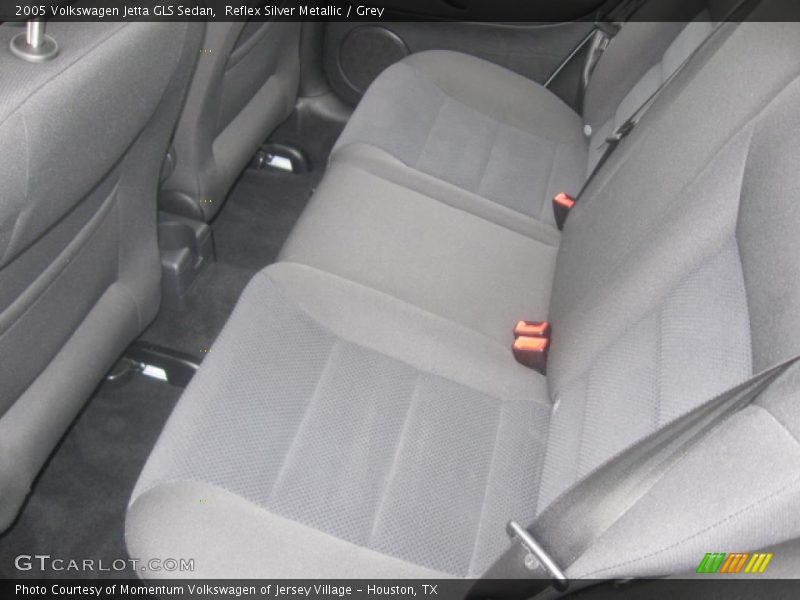 Reflex Silver Metallic / Grey 2005 Volkswagen Jetta GLS Sedan