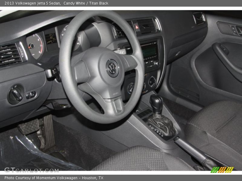 Candy White / Titan Black 2013 Volkswagen Jetta S Sedan