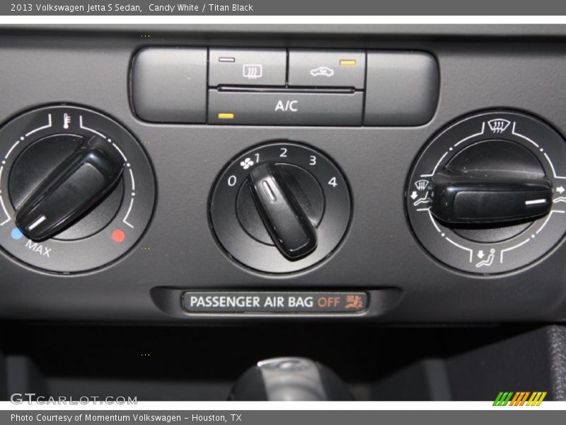 Candy White / Titan Black 2013 Volkswagen Jetta S Sedan