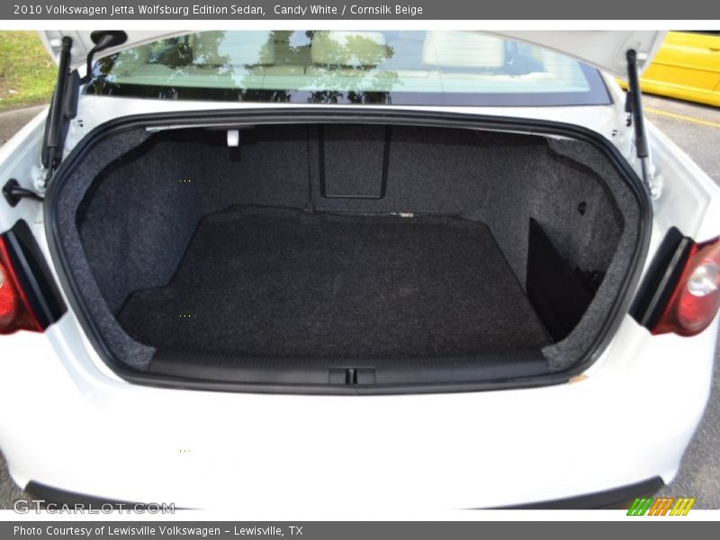 Candy White / Cornsilk Beige 2010 Volkswagen Jetta Wolfsburg Edition Sedan