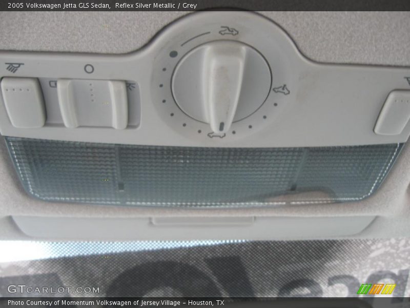 Reflex Silver Metallic / Grey 2005 Volkswagen Jetta GLS Sedan