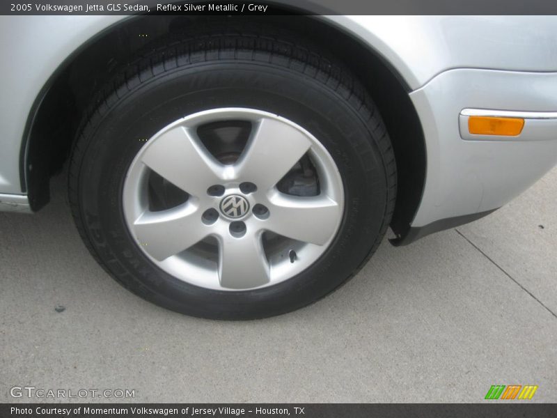 Reflex Silver Metallic / Grey 2005 Volkswagen Jetta GLS Sedan