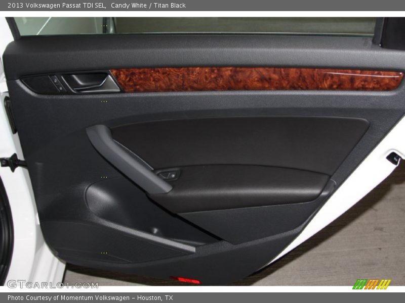 Candy White / Titan Black 2013 Volkswagen Passat TDI SEL