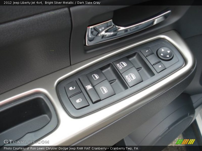 Bright Silver Metallic / Dark Slate Gray 2012 Jeep Liberty Jet 4x4