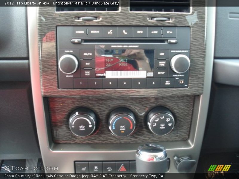 Bright Silver Metallic / Dark Slate Gray 2012 Jeep Liberty Jet 4x4
