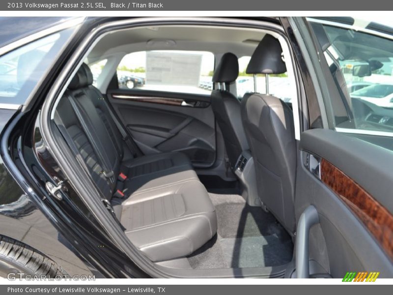 Black / Titan Black 2013 Volkswagen Passat 2.5L SEL