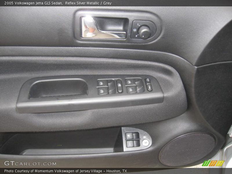 Reflex Silver Metallic / Grey 2005 Volkswagen Jetta GLS Sedan