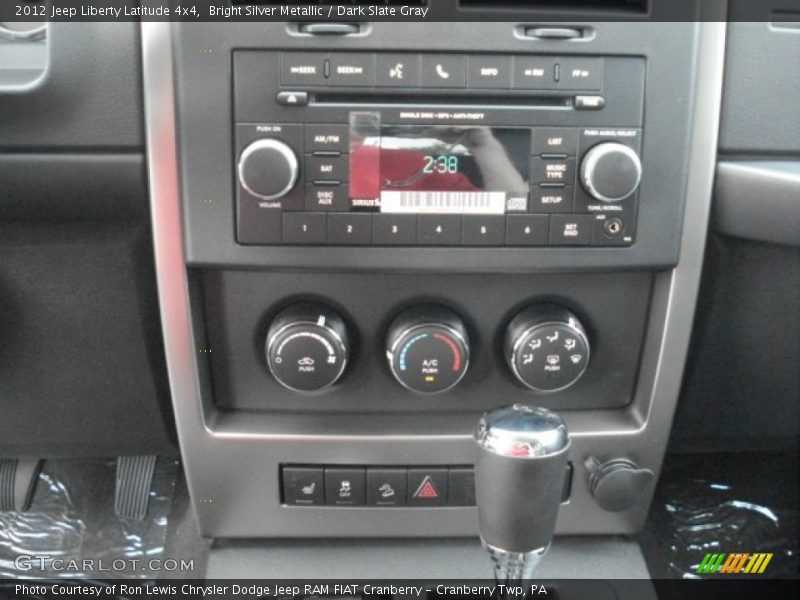 Bright Silver Metallic / Dark Slate Gray 2012 Jeep Liberty Latitude 4x4