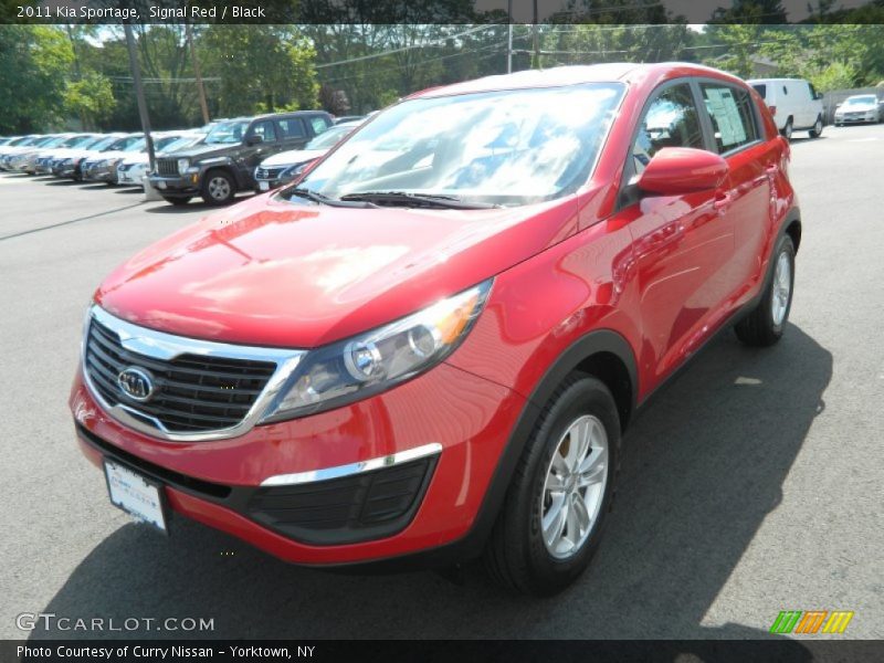 Front 3/4 View of 2011 Sportage 