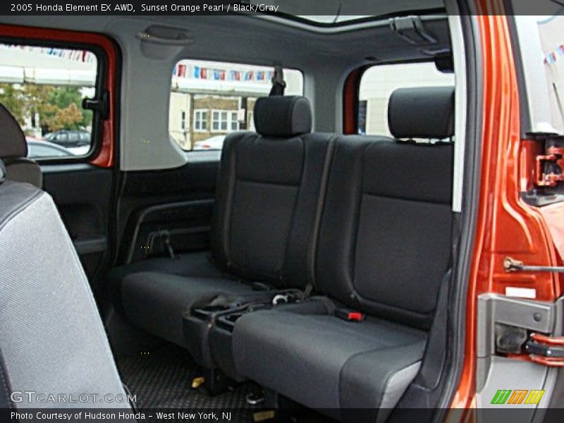 Rear Seat of 2005 Element EX AWD