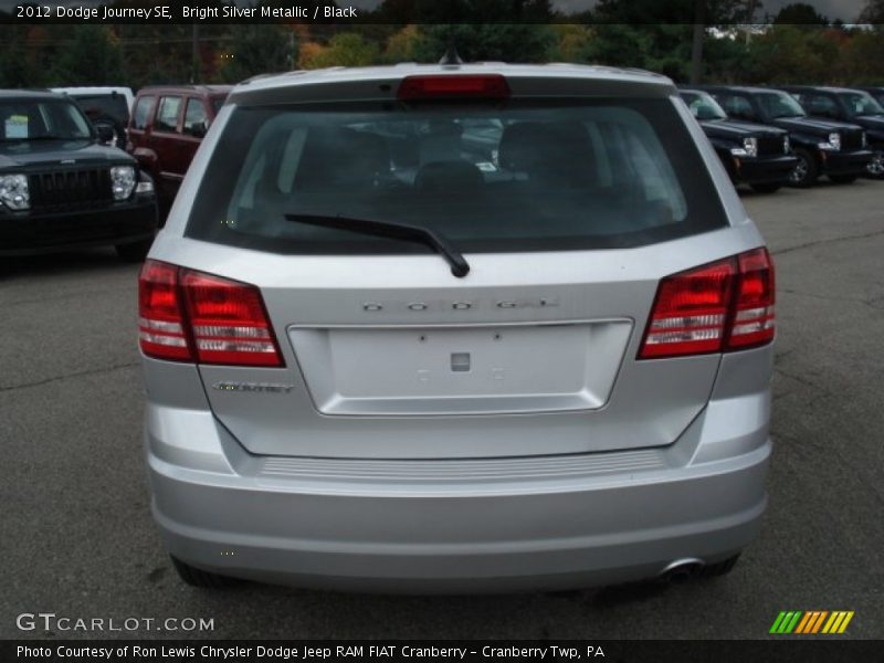 Bright Silver Metallic / Black 2012 Dodge Journey SE