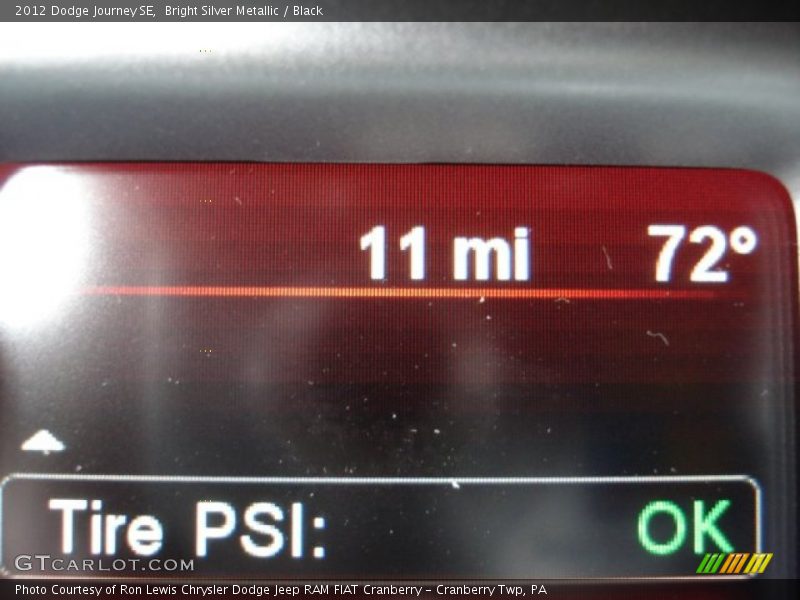 Bright Silver Metallic / Black 2012 Dodge Journey SE