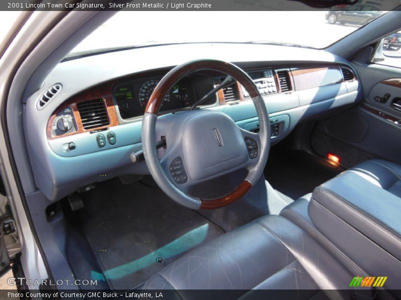 Silver Frost Metallic / Light Graphite 2001 Lincoln Town Car Signature