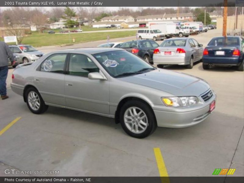 Lunar Mist Metallic / Gray 2001 Toyota Camry XLE V6