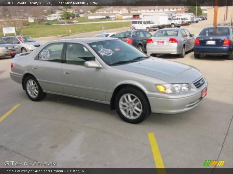 Lunar Mist Metallic / Gray 2001 Toyota Camry XLE V6