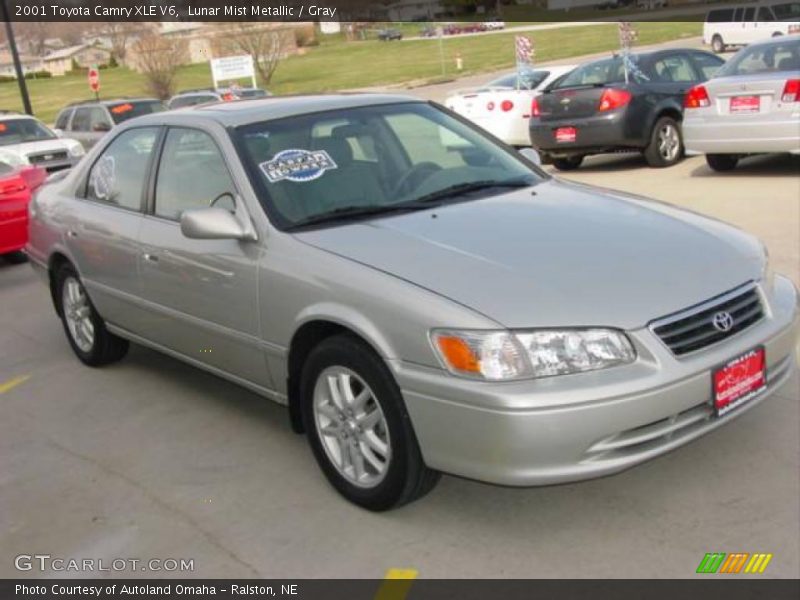 Lunar Mist Metallic / Gray 2001 Toyota Camry XLE V6