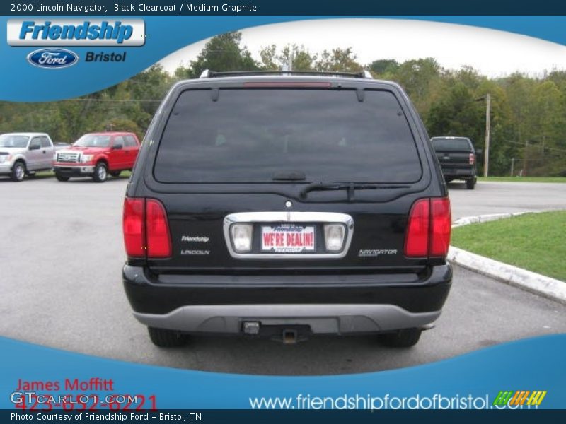 Black Clearcoat / Medium Graphite 2000 Lincoln Navigator