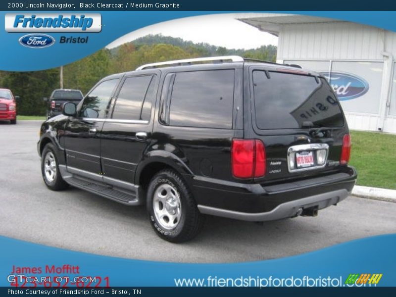 Black Clearcoat / Medium Graphite 2000 Lincoln Navigator