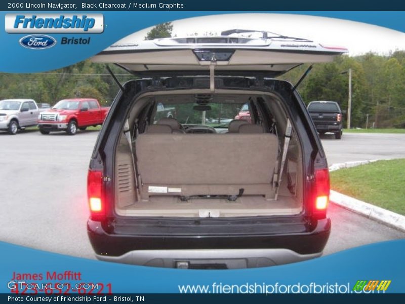 Black Clearcoat / Medium Graphite 2000 Lincoln Navigator