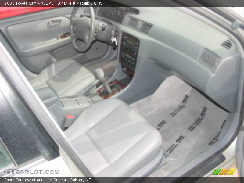 Lunar Mist Metallic / Gray 2001 Toyota Camry XLE V6