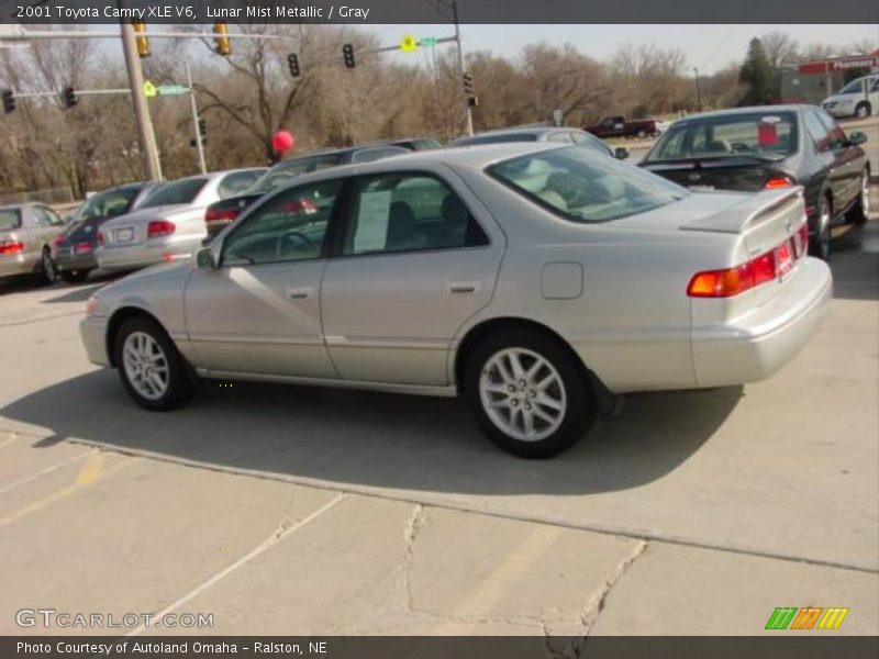 Lunar Mist Metallic / Gray 2001 Toyota Camry XLE V6