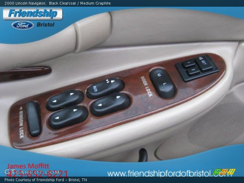 Black Clearcoat / Medium Graphite 2000 Lincoln Navigator