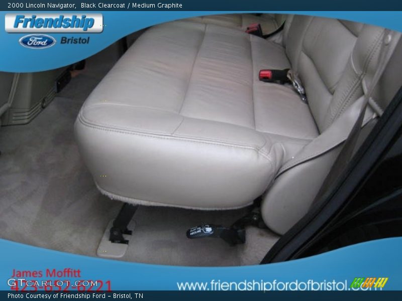 Black Clearcoat / Medium Graphite 2000 Lincoln Navigator