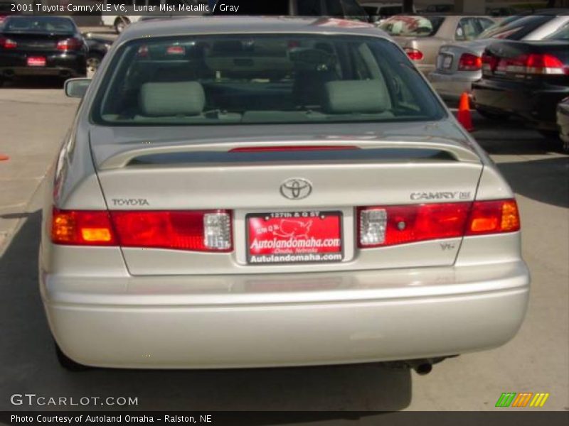 Lunar Mist Metallic / Gray 2001 Toyota Camry XLE V6