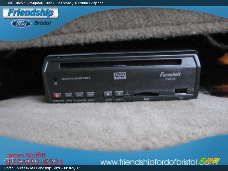 Black Clearcoat / Medium Graphite 2000 Lincoln Navigator