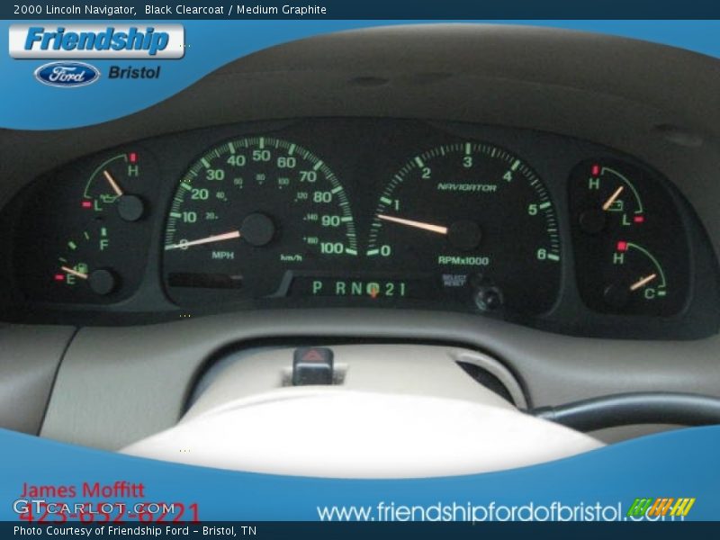 Black Clearcoat / Medium Graphite 2000 Lincoln Navigator