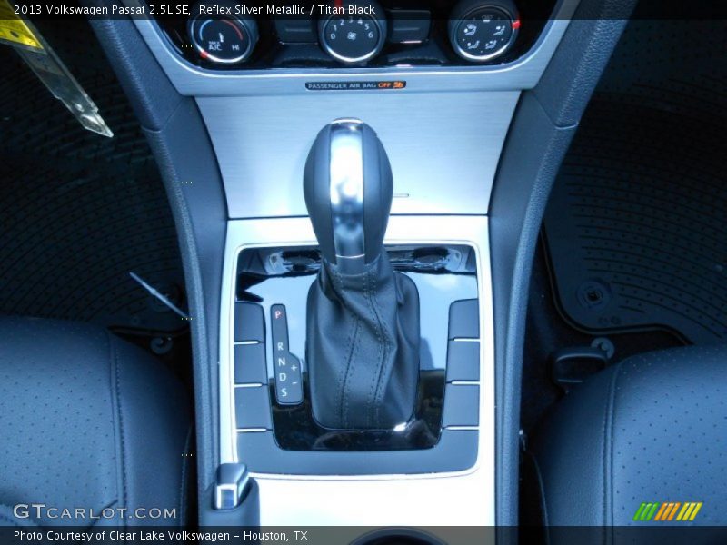 Reflex Silver Metallic / Titan Black 2013 Volkswagen Passat 2.5L SE