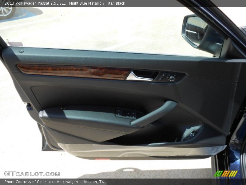 Night Blue Metallic / Titan Black 2013 Volkswagen Passat 2.5L SEL