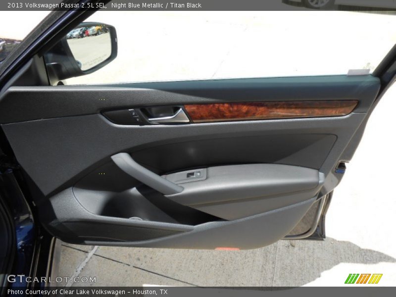 Night Blue Metallic / Titan Black 2013 Volkswagen Passat 2.5L SEL