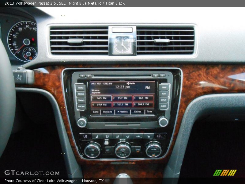 Night Blue Metallic / Titan Black 2013 Volkswagen Passat 2.5L SEL