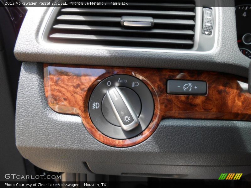 Night Blue Metallic / Titan Black 2013 Volkswagen Passat 2.5L SEL