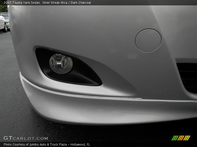 Silver Streak Mica / Dark Charcoal 2007 Toyota Yaris Sedan