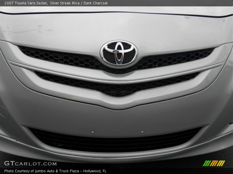 Silver Streak Mica / Dark Charcoal 2007 Toyota Yaris Sedan