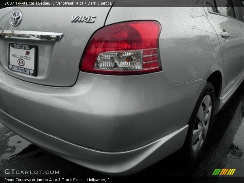 Silver Streak Mica / Dark Charcoal 2007 Toyota Yaris Sedan