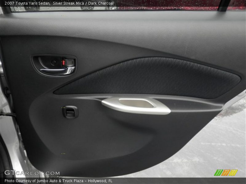 Silver Streak Mica / Dark Charcoal 2007 Toyota Yaris Sedan
