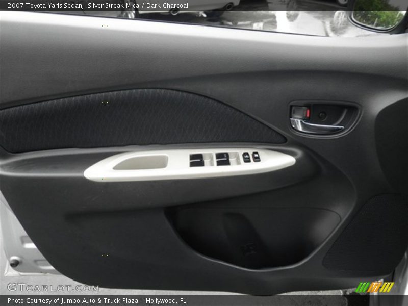 Silver Streak Mica / Dark Charcoal 2007 Toyota Yaris Sedan