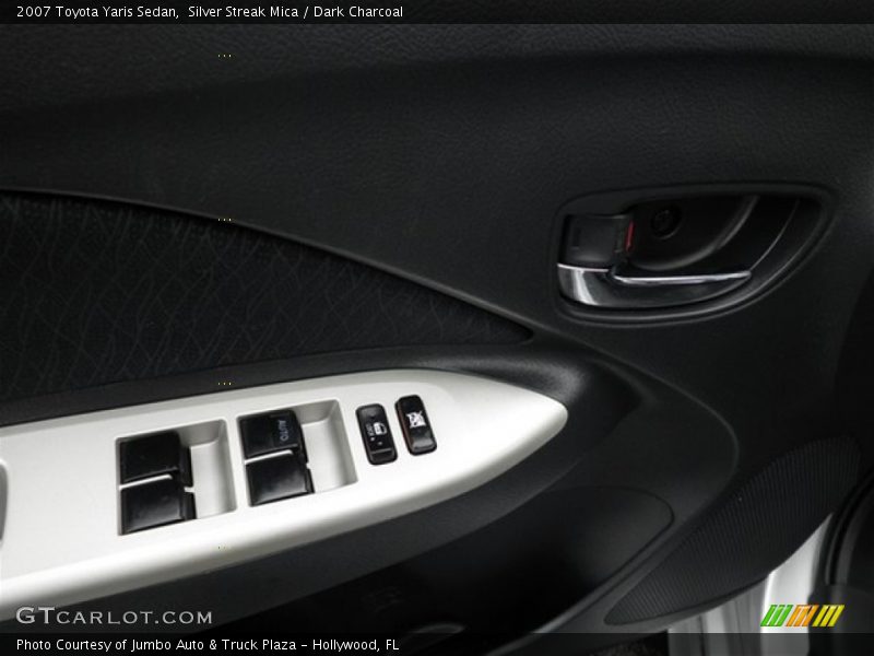 Silver Streak Mica / Dark Charcoal 2007 Toyota Yaris Sedan